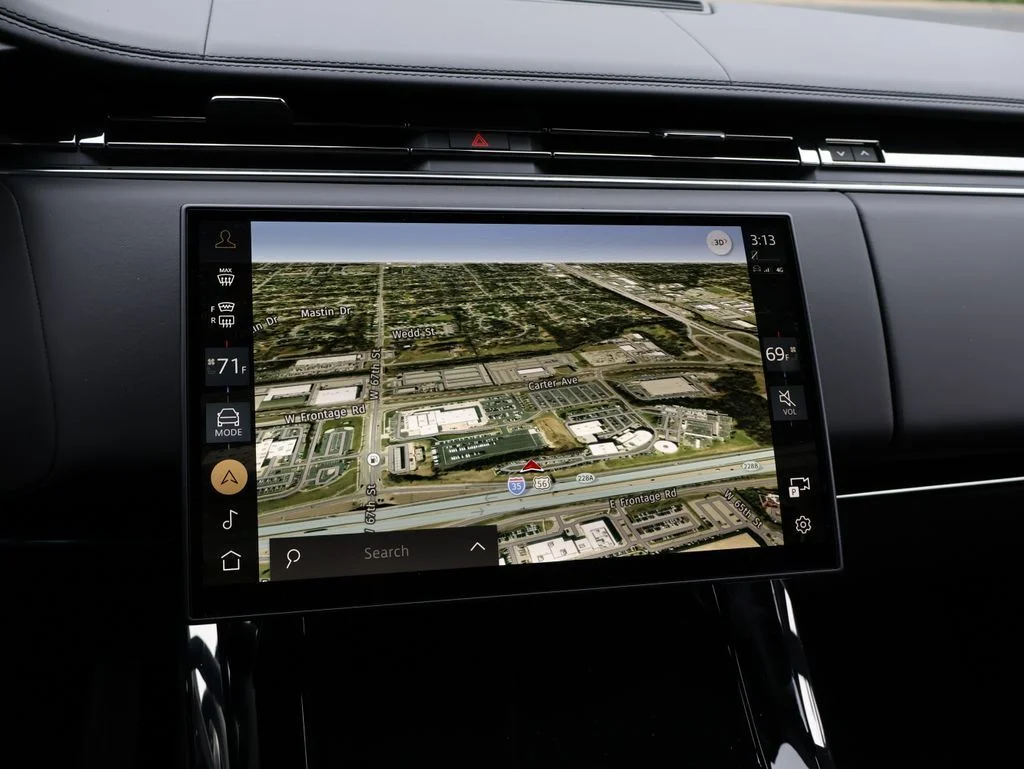 New 2026 Santorini Black Metallic Land Rover Dynamic SE image 20
