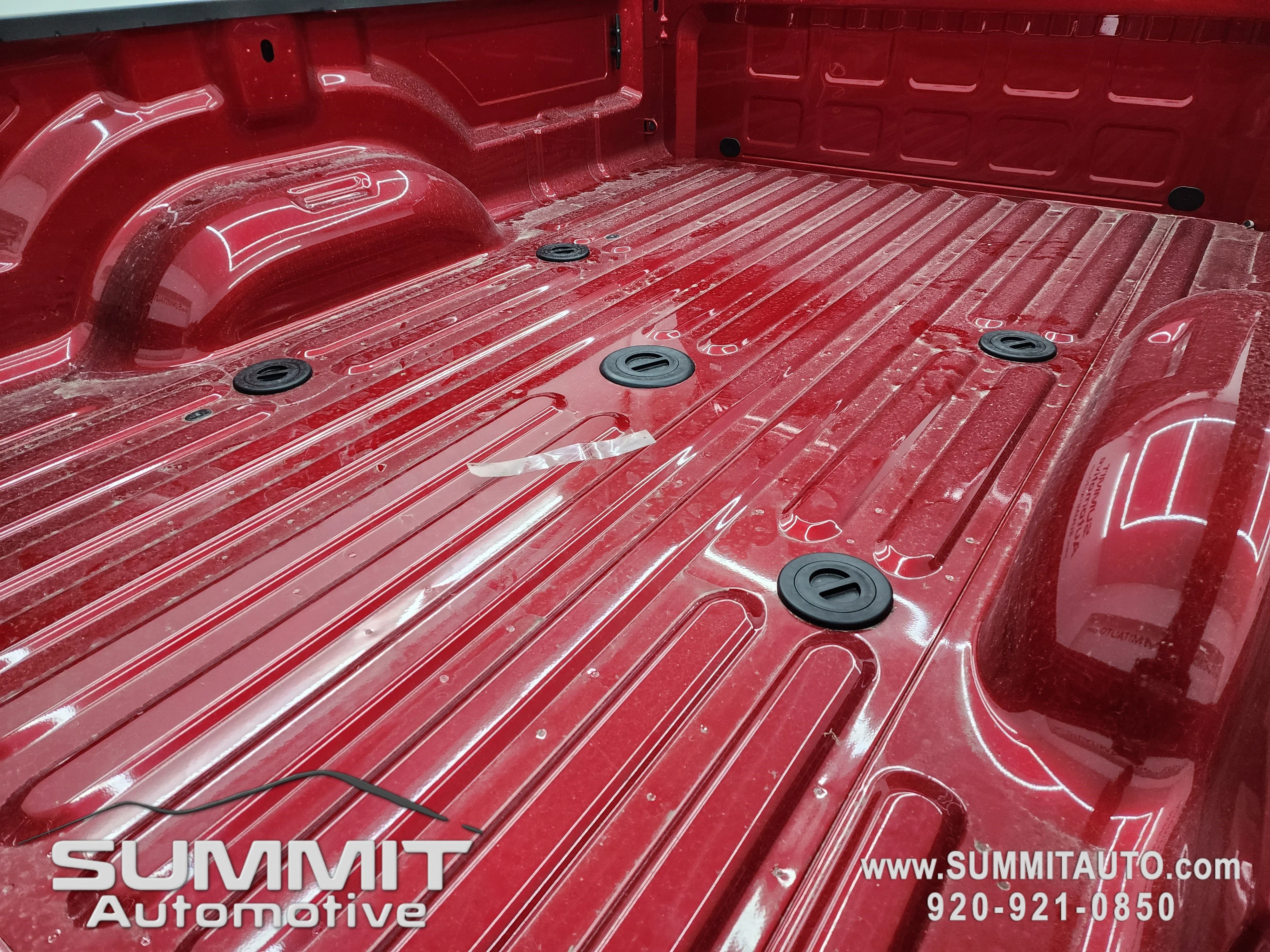 New 2026 Molten Red Pearl-Coat Exterior Paint RAM Tradesman image 5