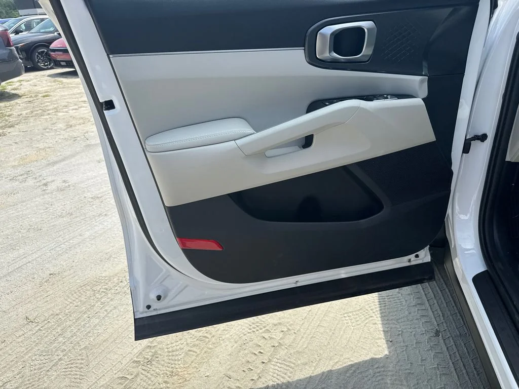 2025 Kia Sorento S - Photo 11