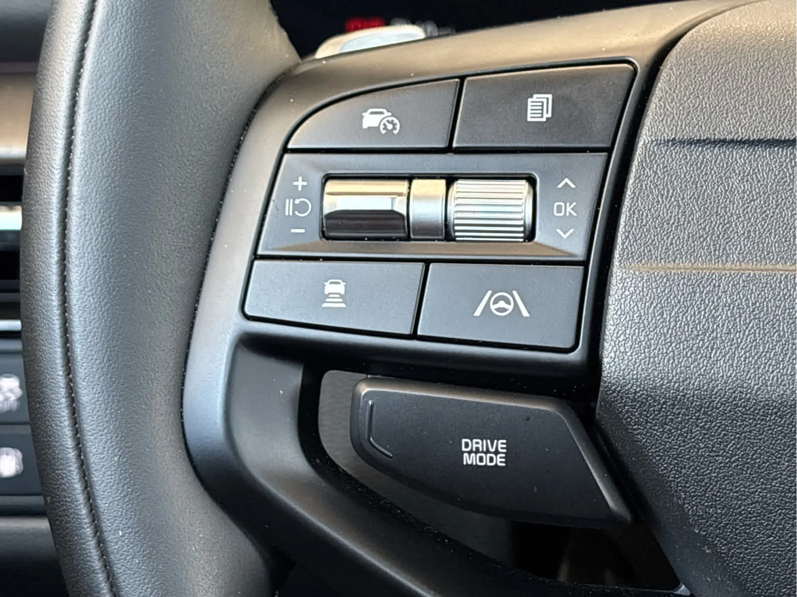 Used 2026  Kia X-Line Prestige image 14