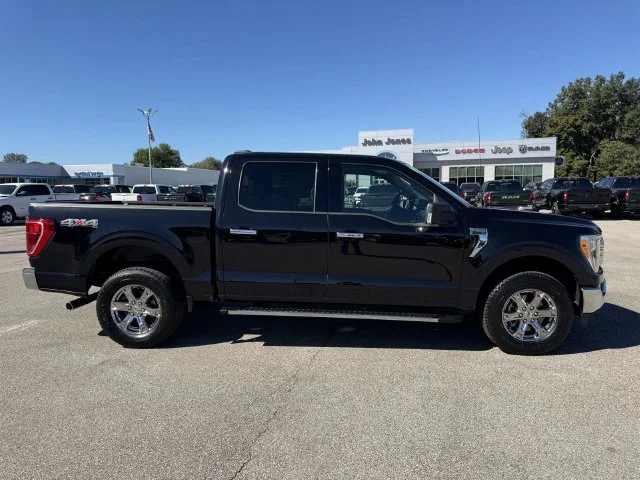 Used 2021 Black Ford XLT image 8
