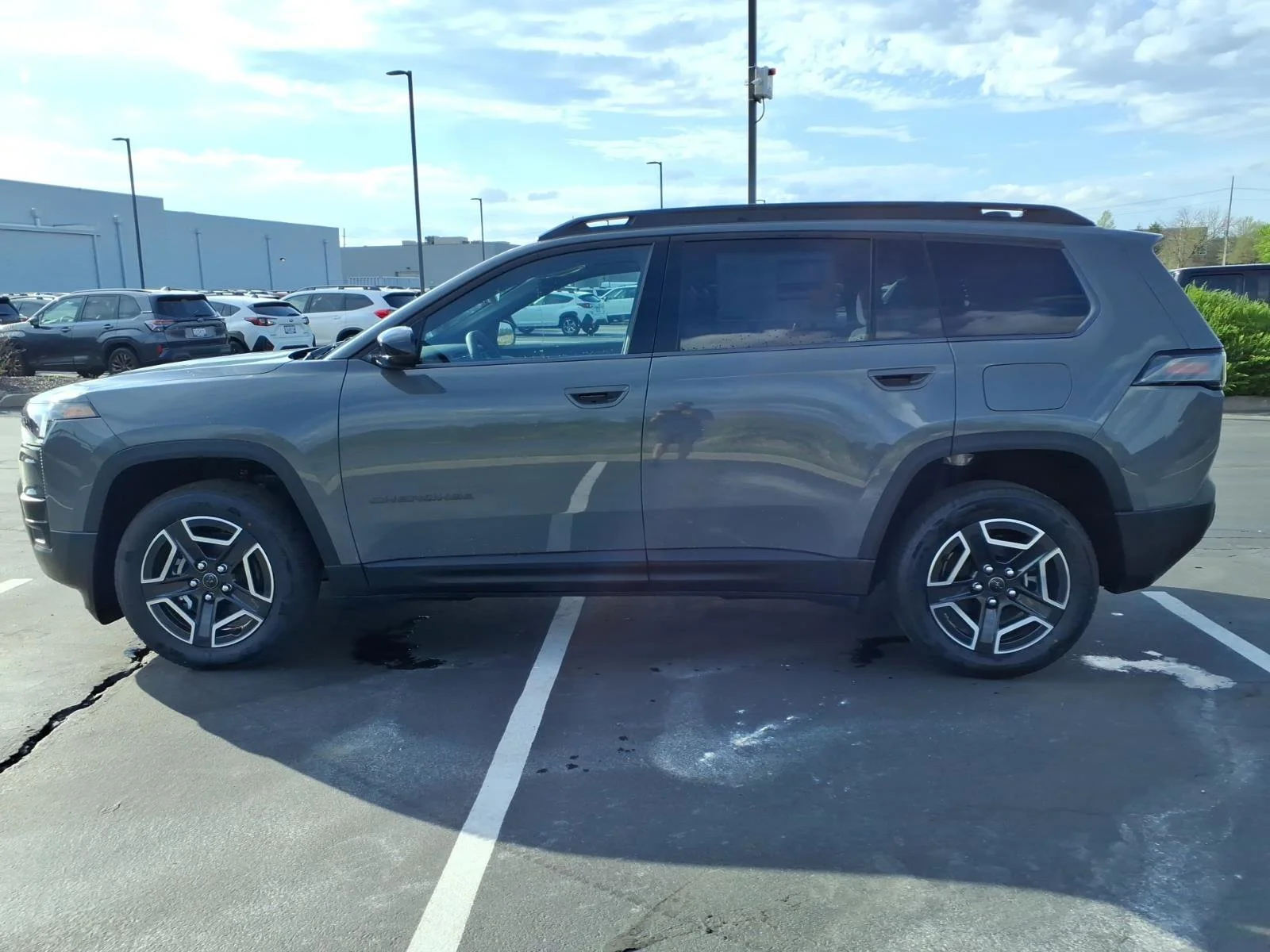 New 2026 Sting-Gray Clearcoat Jeep Laredo image 3