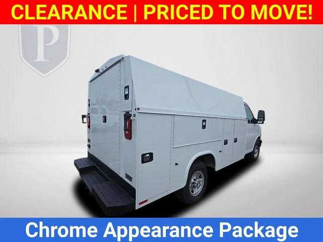 New 2025 Summit White Chevrolet 1WT image 6