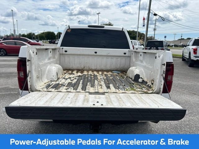 Used 2011 White Chevrolet LT image 20