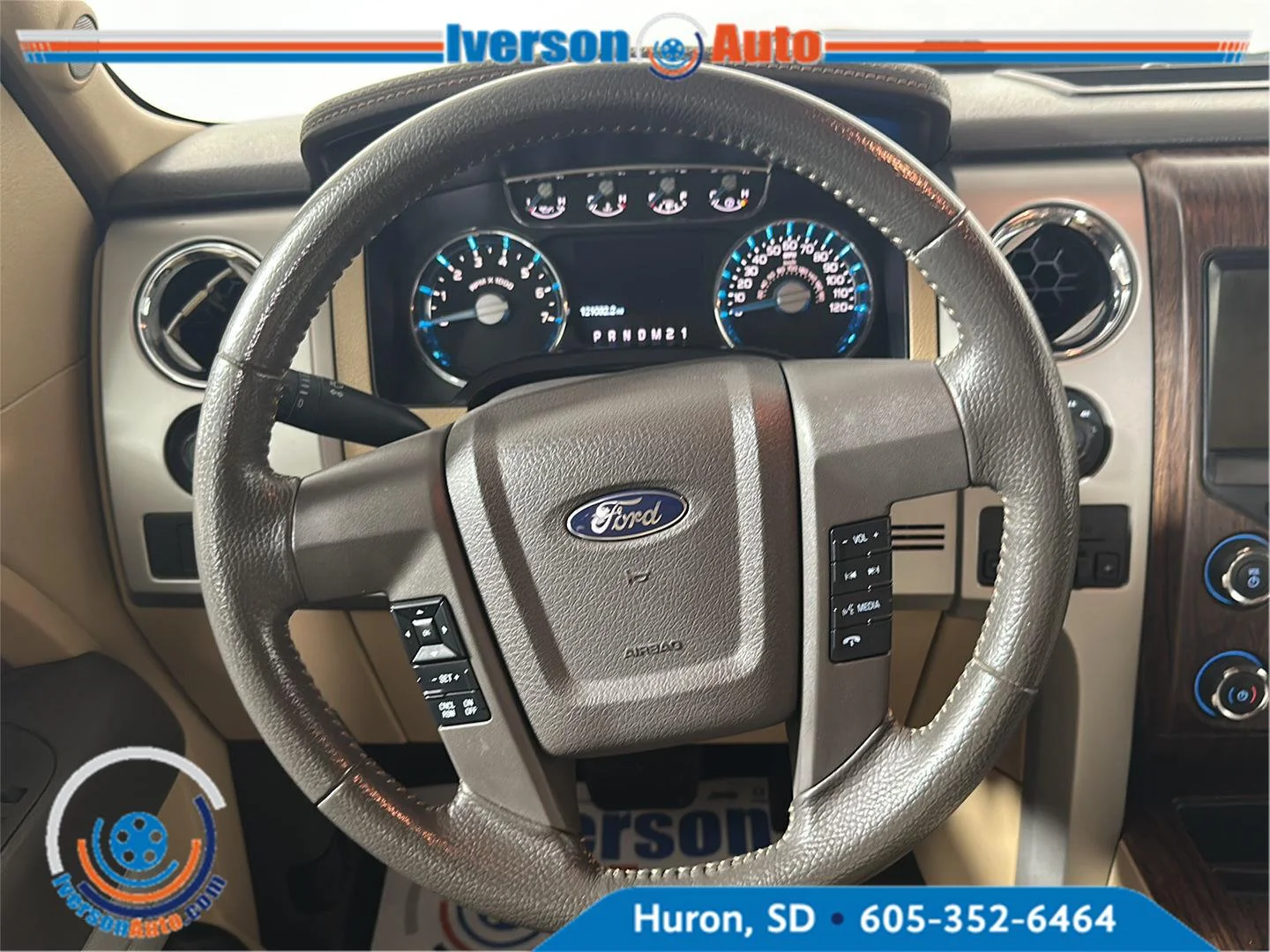 Used 2013 Green Gem Metallic/Pale Adobe Metallic Ford Lariat image 14