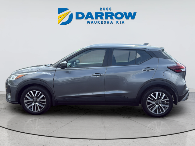 Used 2023 Gray Nissan SV image 2