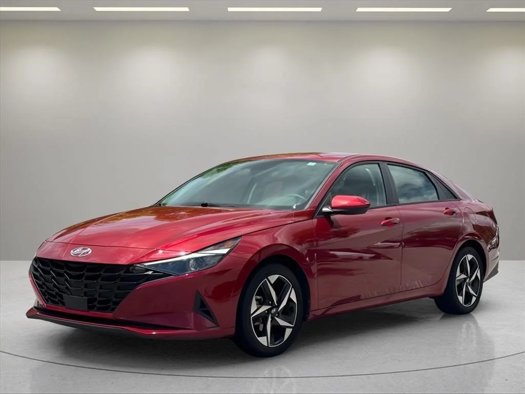 Used 2023 Ultimate Red Hyundai SEL image 1