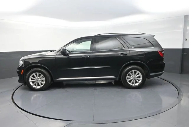 Used 2022 Black Dodge SXT image 6