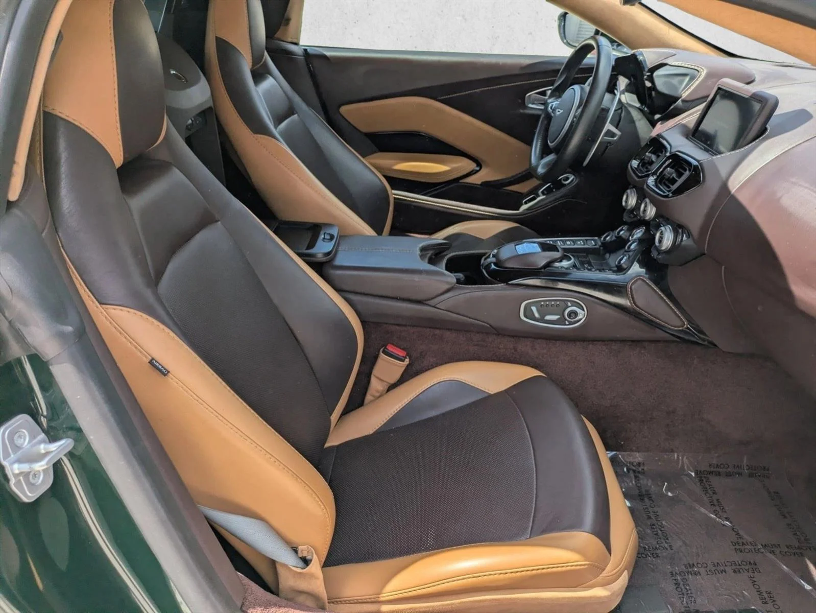 Used 2021  Aston Martin  image 18