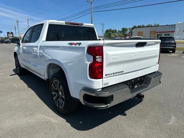 Used 2022 White Chevrolet LT image 4