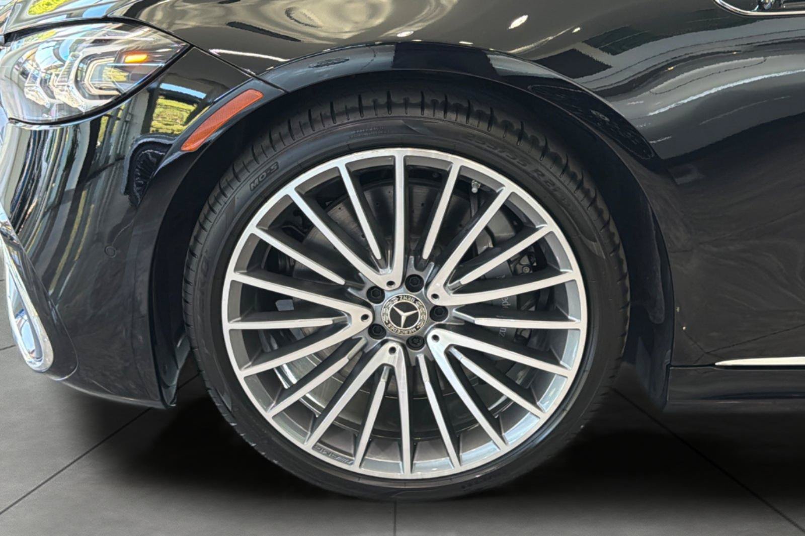 New 2027 Black Mercedes-Benz S 580 image 5