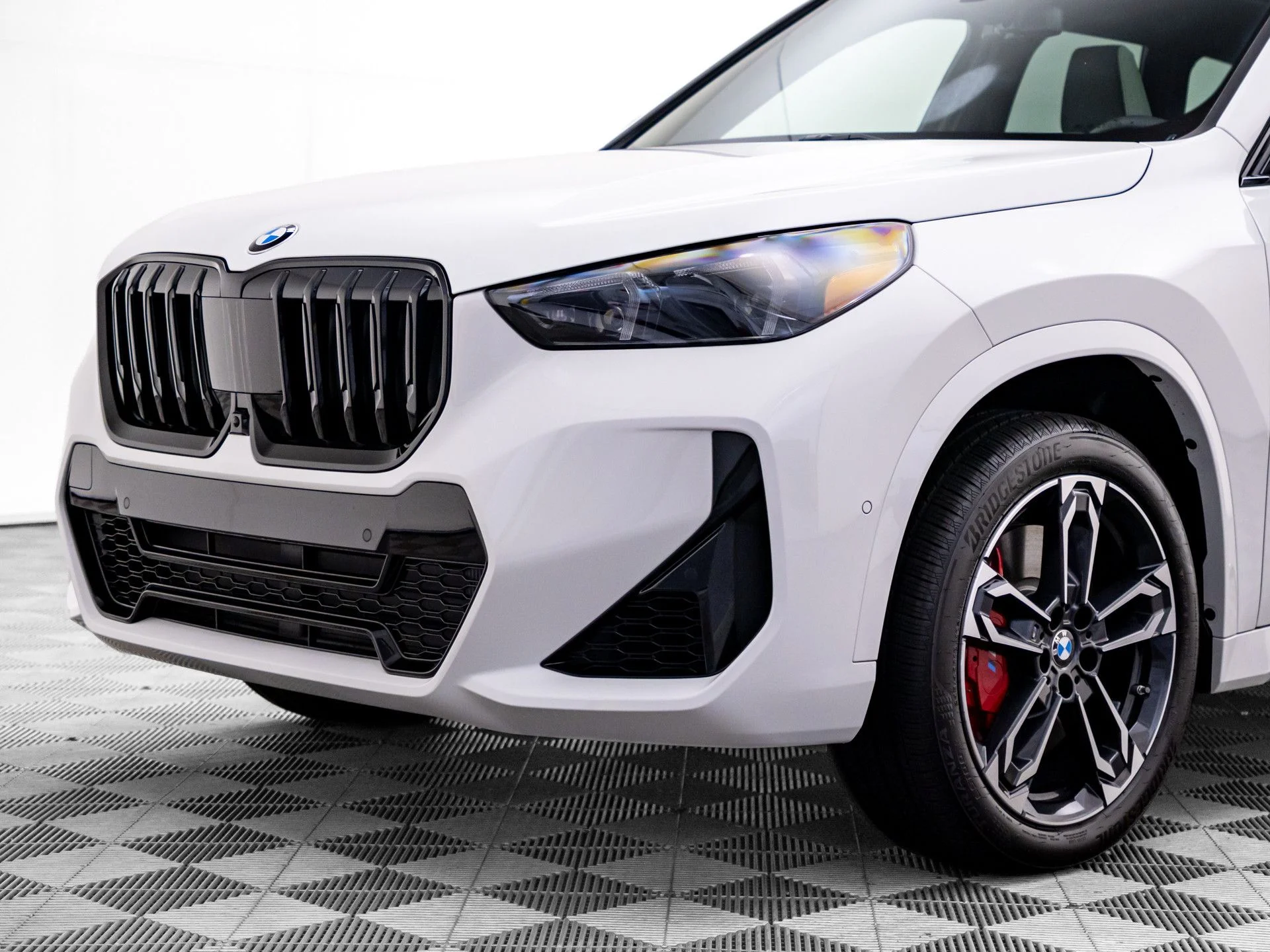 New 2026 White BMW xDrive28i image 44