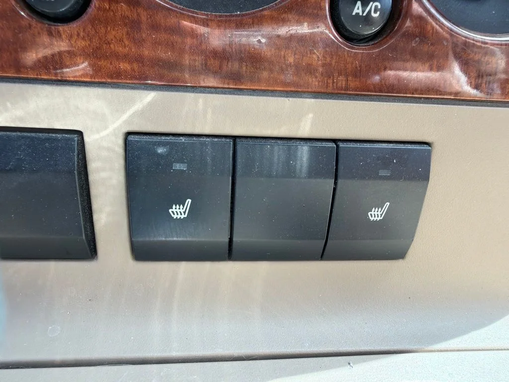Used 2010  Ford Eddie Bauer image 14