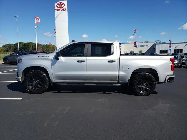 Used 2022 Silver Chevrolet Custom image 9
