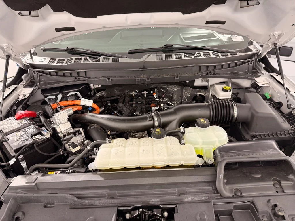 Used 2025 White Ford Platinum image 36