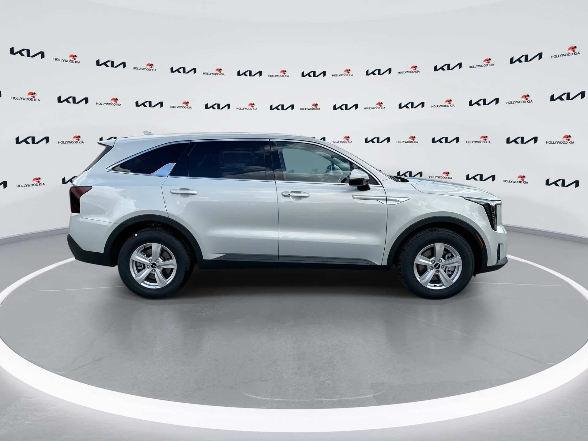 New 2026 Ivory Silver Kia LX image 9