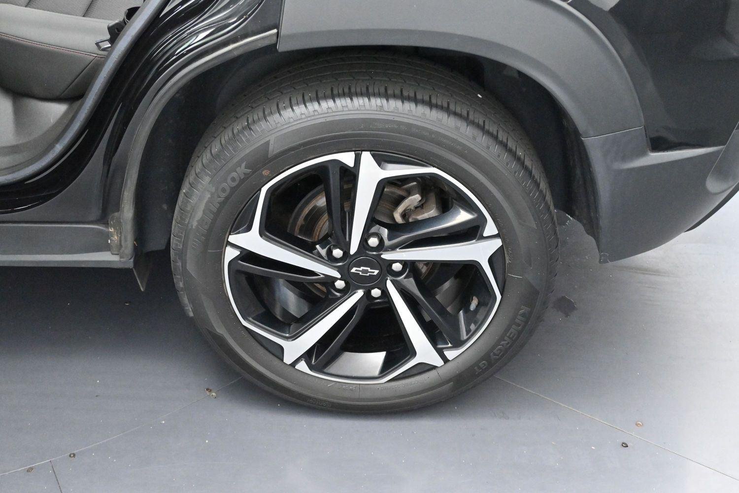 Used 2022 Mosaic Black Metallic Chevrolet RS image 31