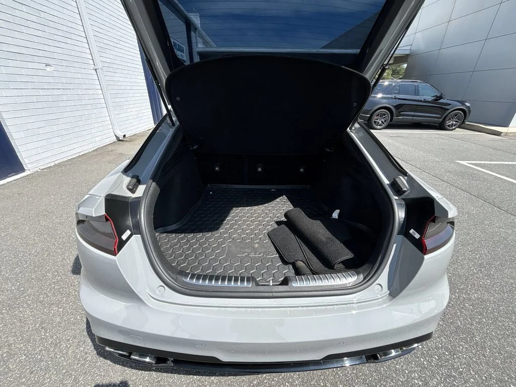 Used 2021 White Kia GT1 image 22