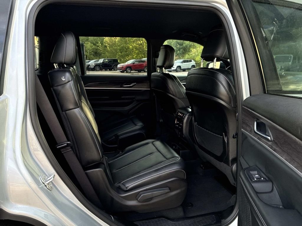 Used 2024 Silver Jeep Limited image 10
