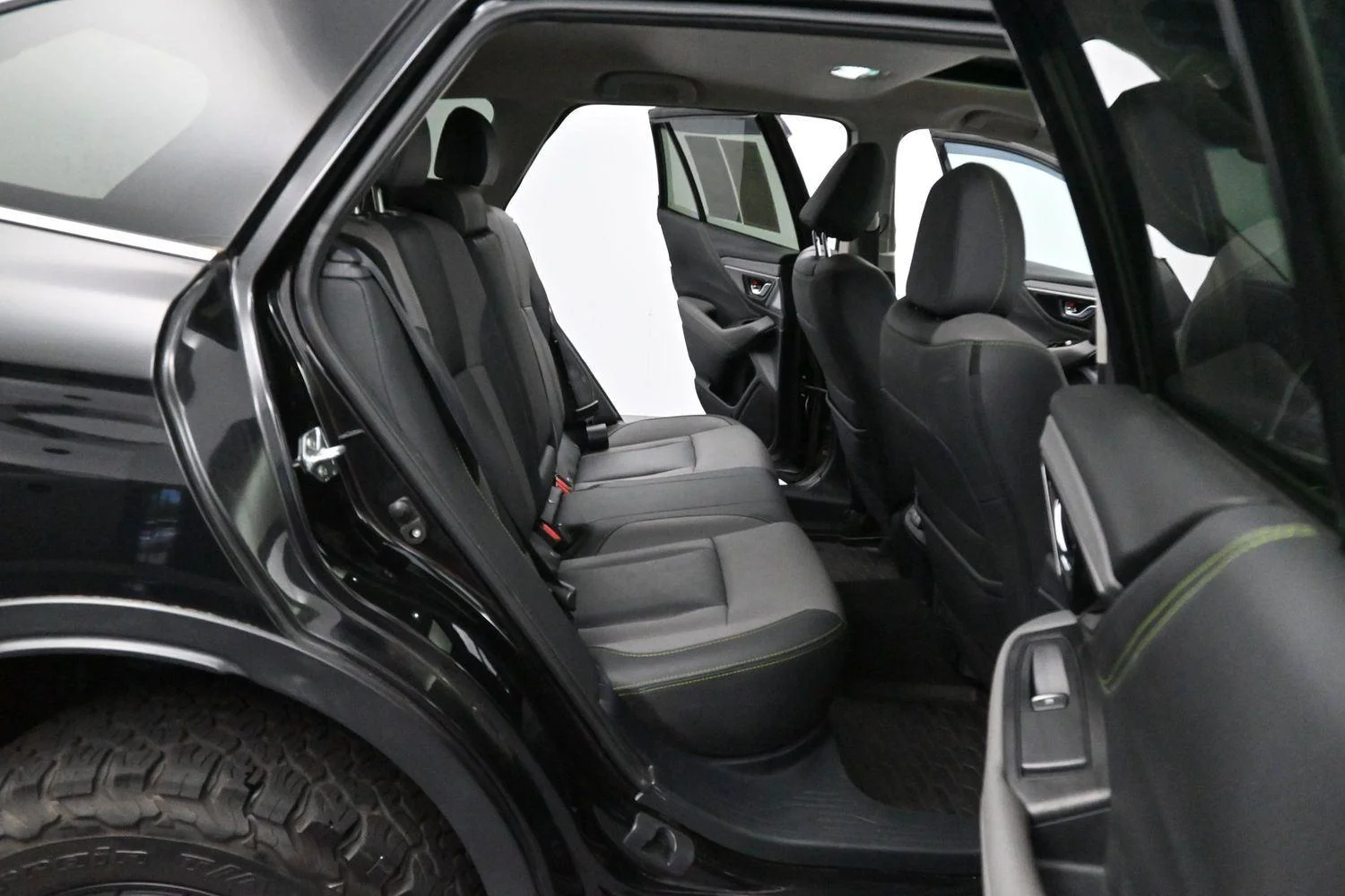 Used 2021 Crystal Black Silica Subaru Onyx Edition XT image 32