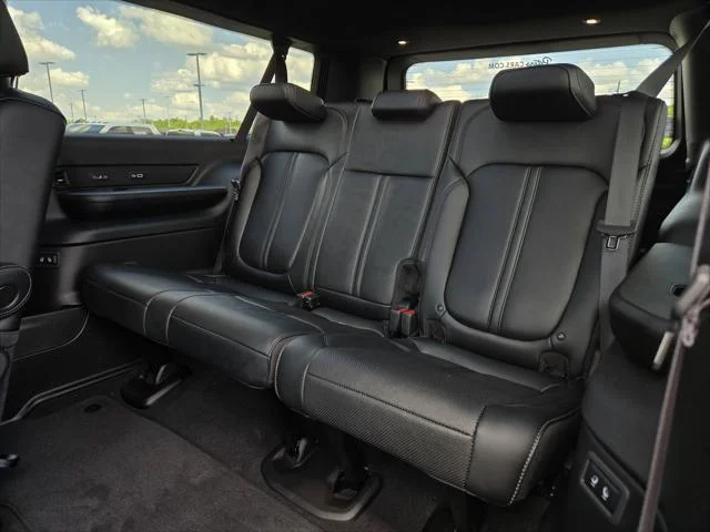 New 2026 High Gloss Black Exterior Paint Jeep Limited Altitude image 18