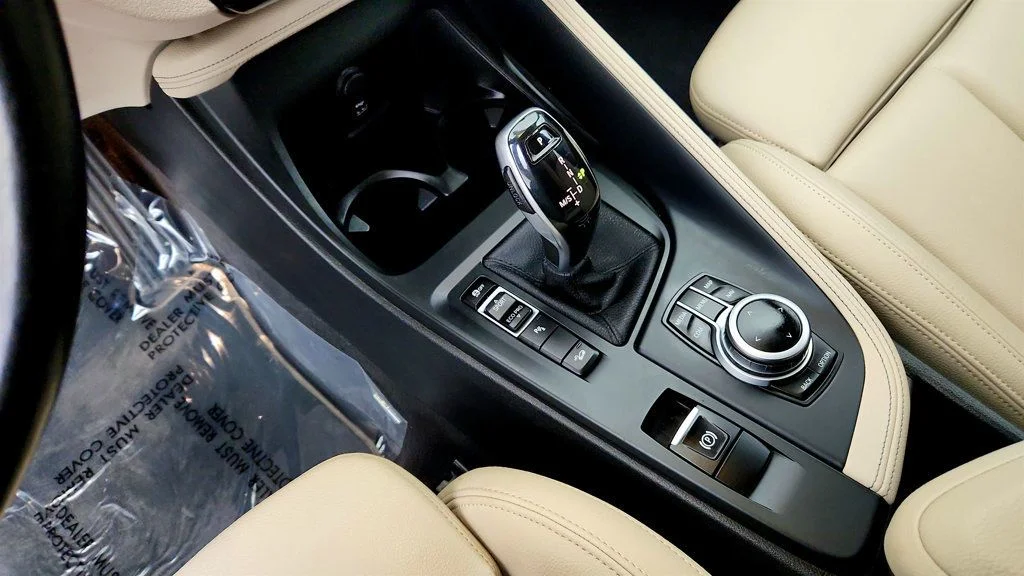Used 2020 Alpine White BMW xDrive28i Sports Activity Coupe w/ Premium Package image 17