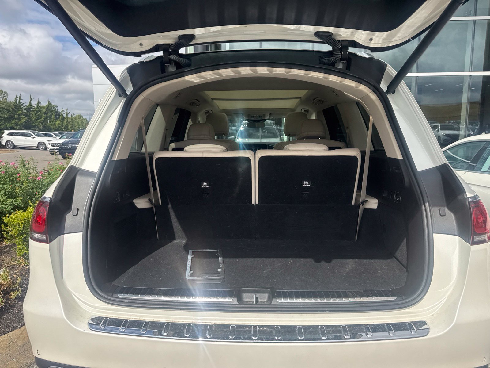 Certified Used 2023 MANUFAKTUR Diamond White Metallic Mercedes-Benz GLS 450 image 13