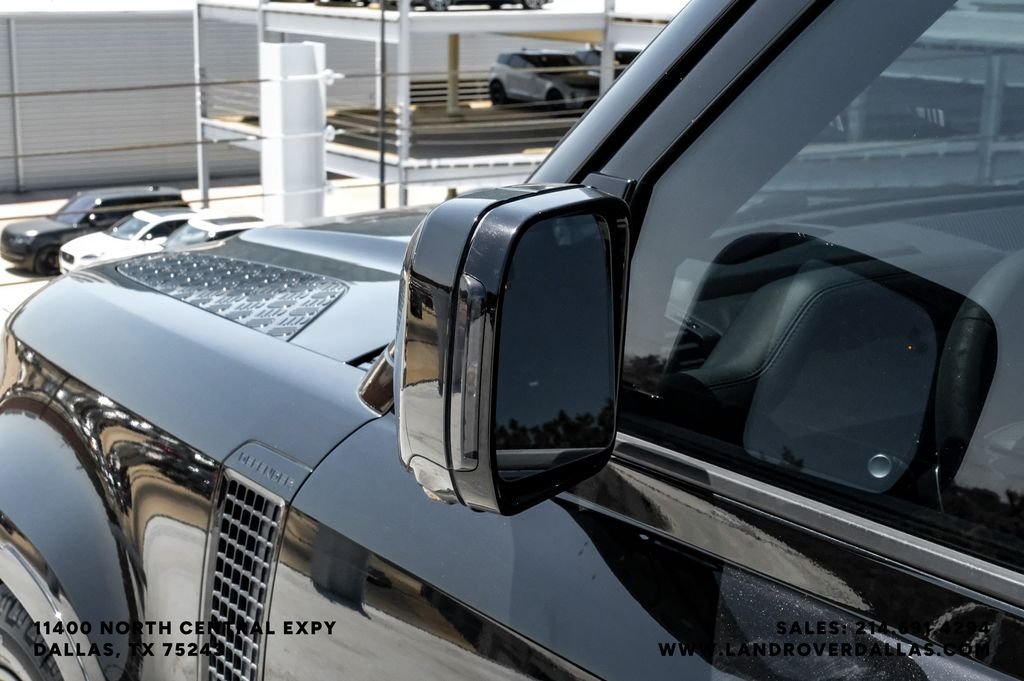 Used 2024 Black Land Rover V8 image 43
