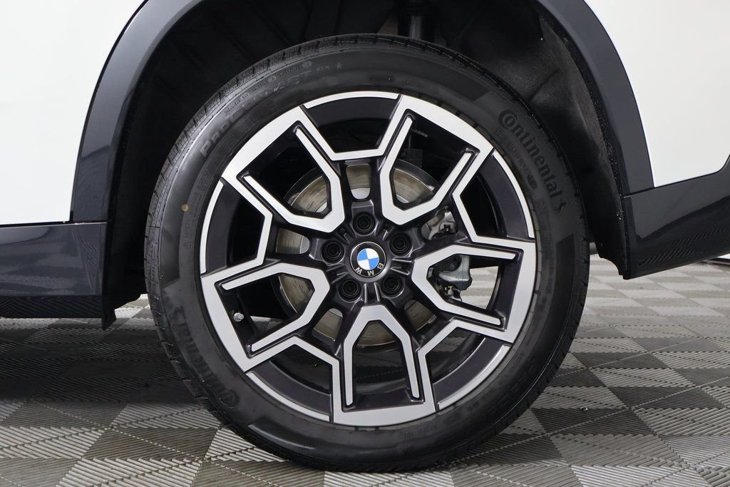 New 2026 Alpine White BMW xDrive28i image 10