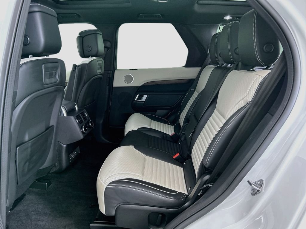 Used 2024 Fuji White Land Rover Dynamic SE image 20