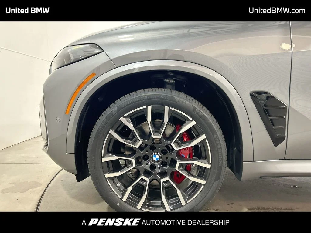 Used 2026 Skyscraper Grey Metallic BMW sDrive40i image 10