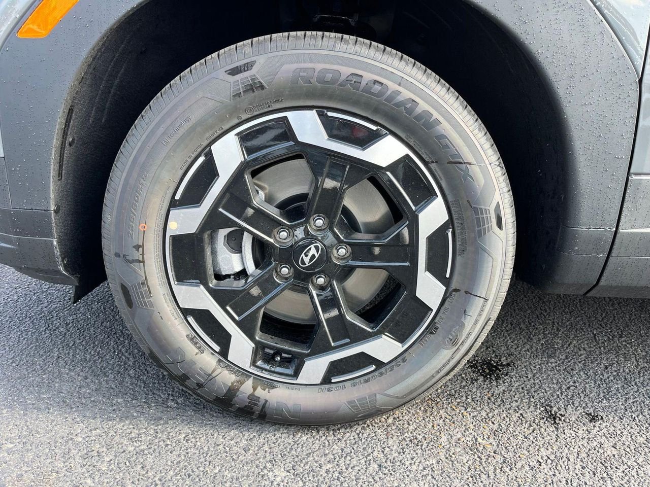 New 2027 Gray Hyundai SE FWD image 7