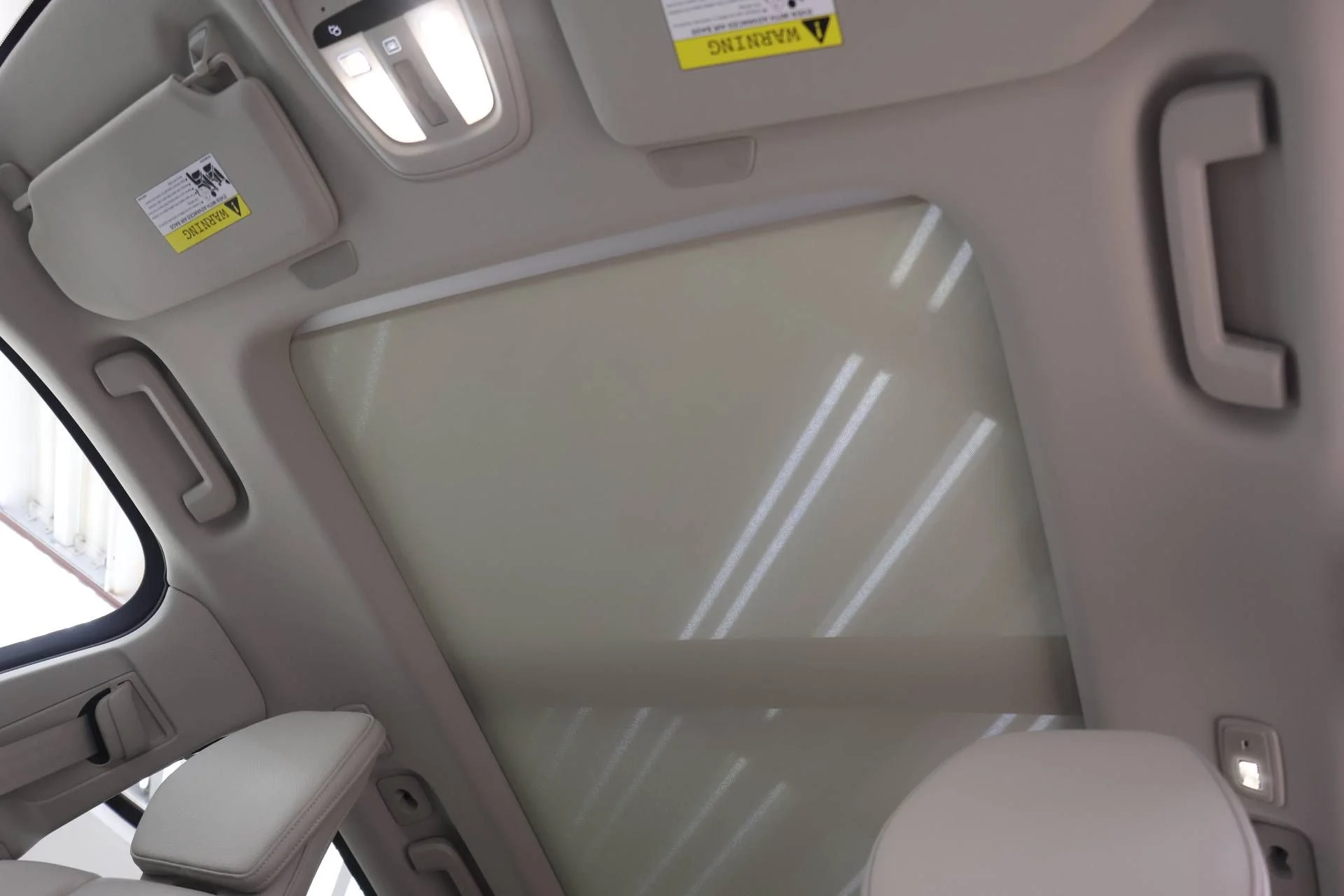 Certified Used 2023 White Volvo T8 Plus 6 Passenger image 21