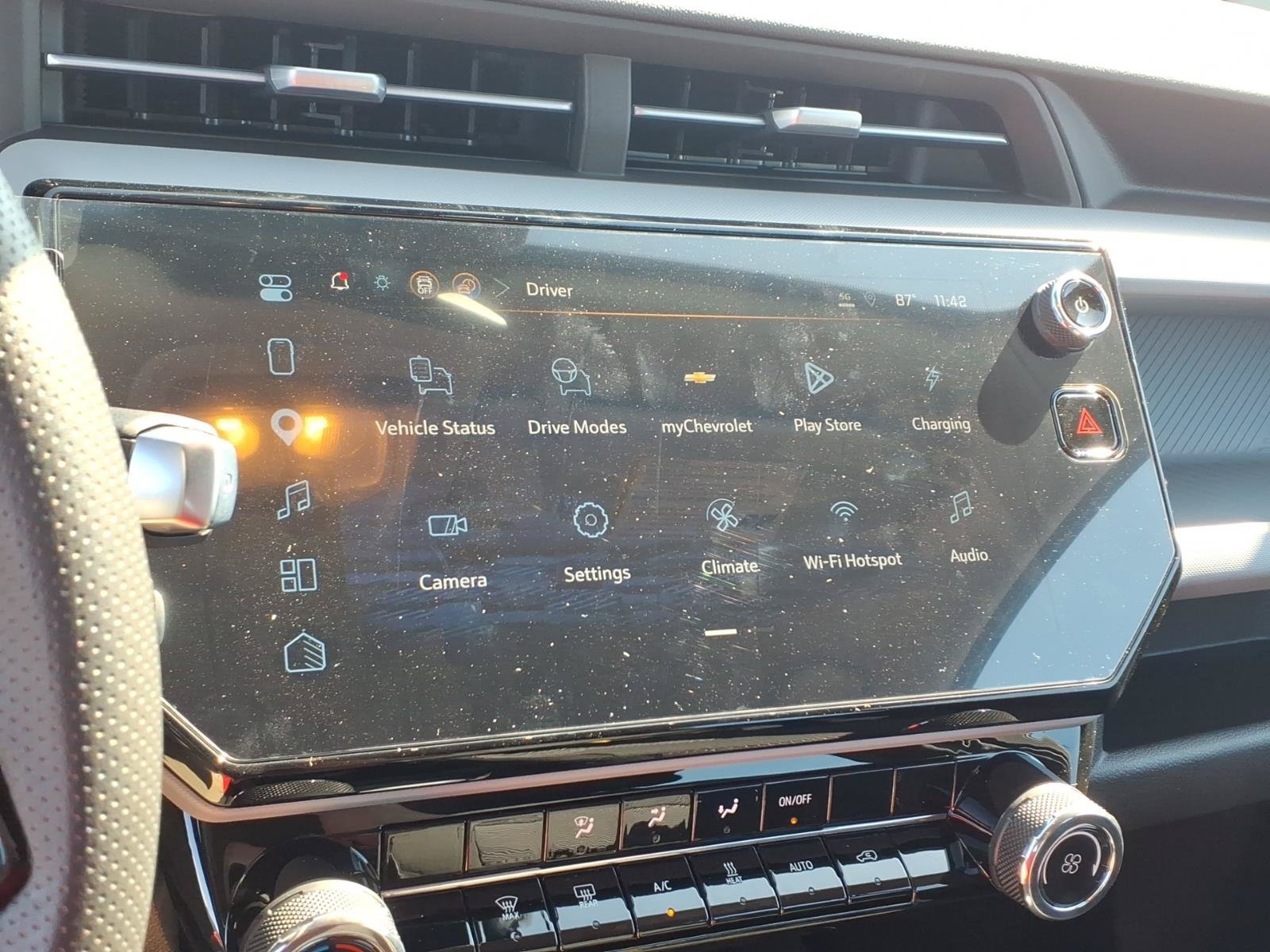 New 2027 Mosaic Black Metallic Chevrolet LT image 7