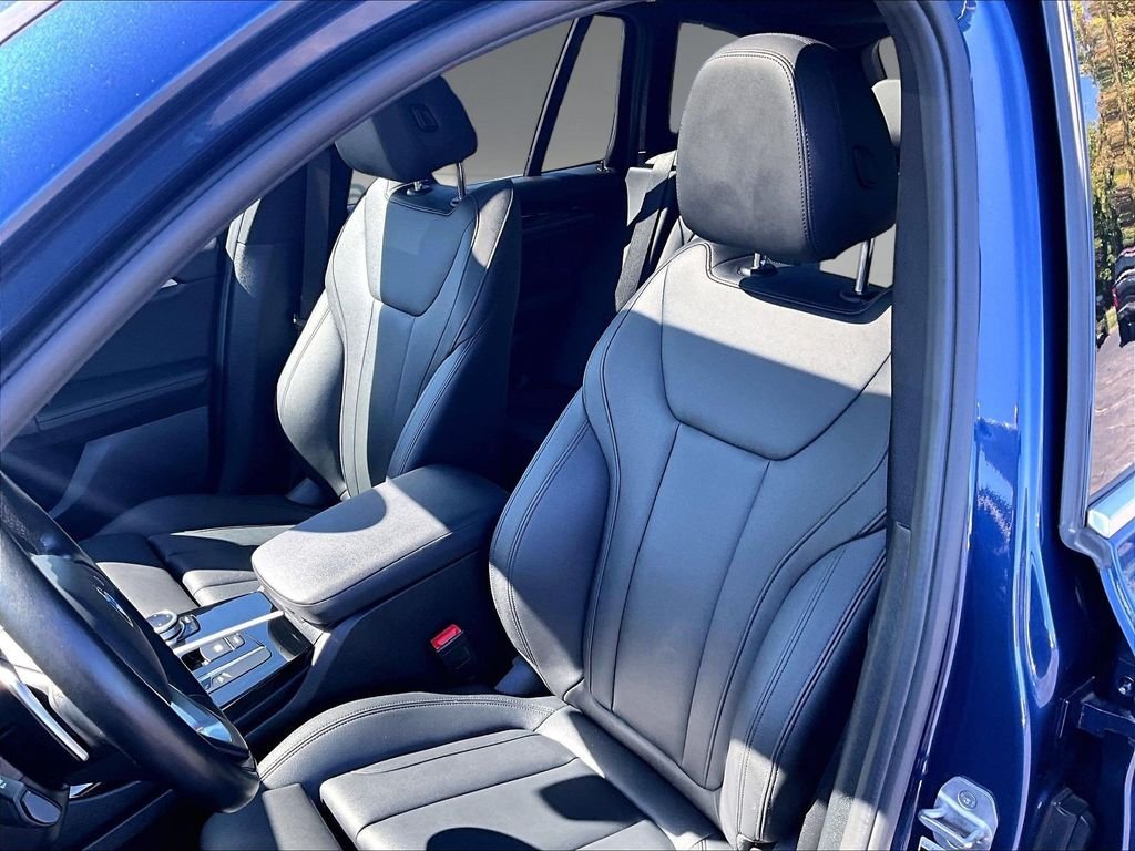 Used 2021 Blue BMW xDrive30i image 10