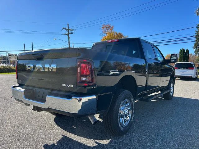 New 2026 Diamond Black Crystal Pearl-Coat Exterior Paint RAM Tradesman image 5