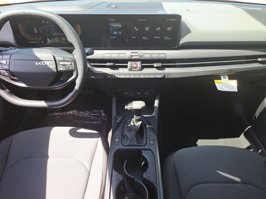 2025 Kia K4 LXS - Photo 18