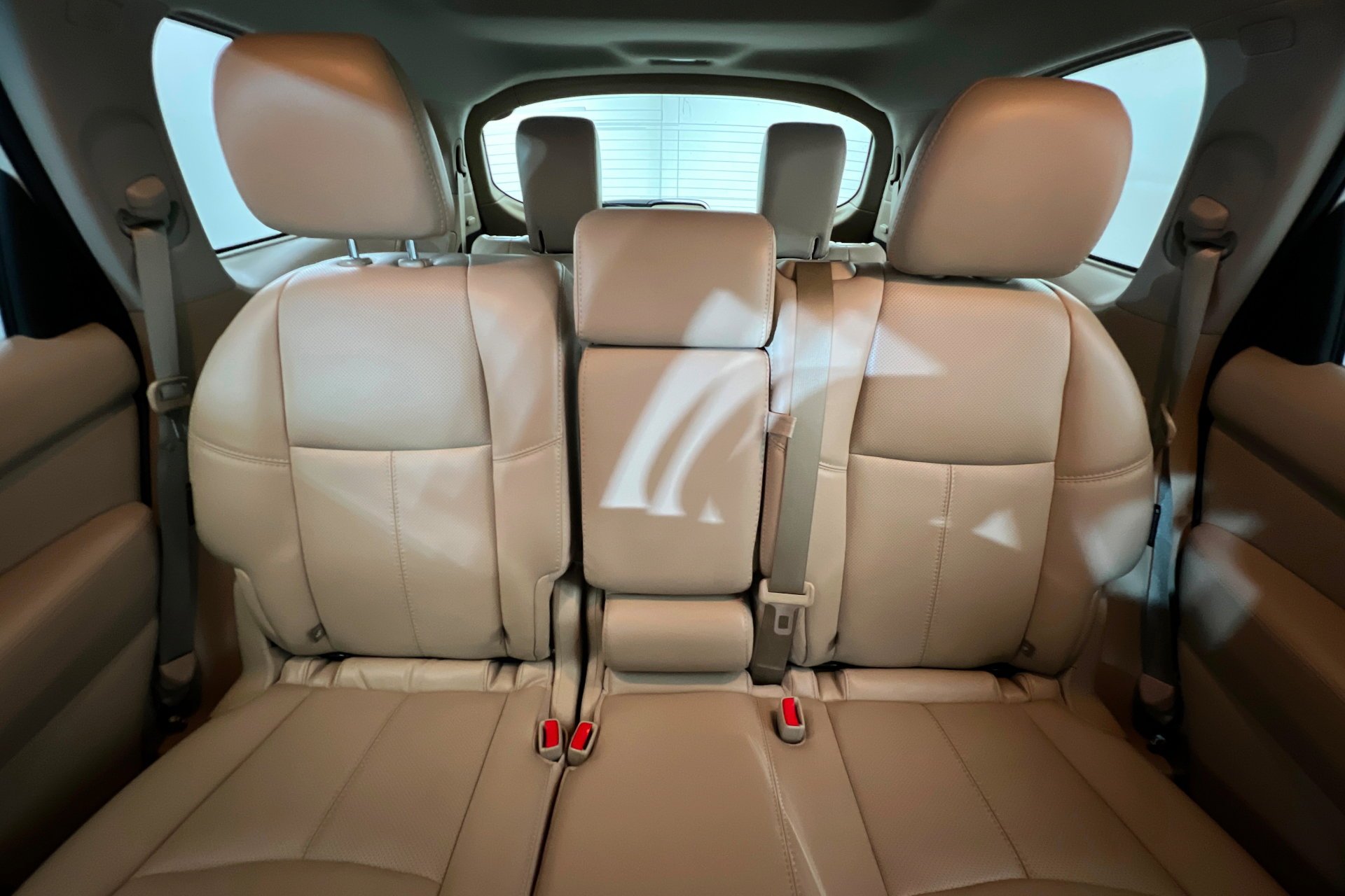 Used 2020 Pearl White Tricoat Nissan Platinum image 27