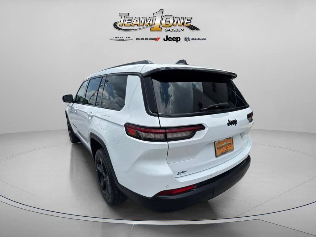 Used 2023 Bright White Clearcoat Jeep Altitude image 7