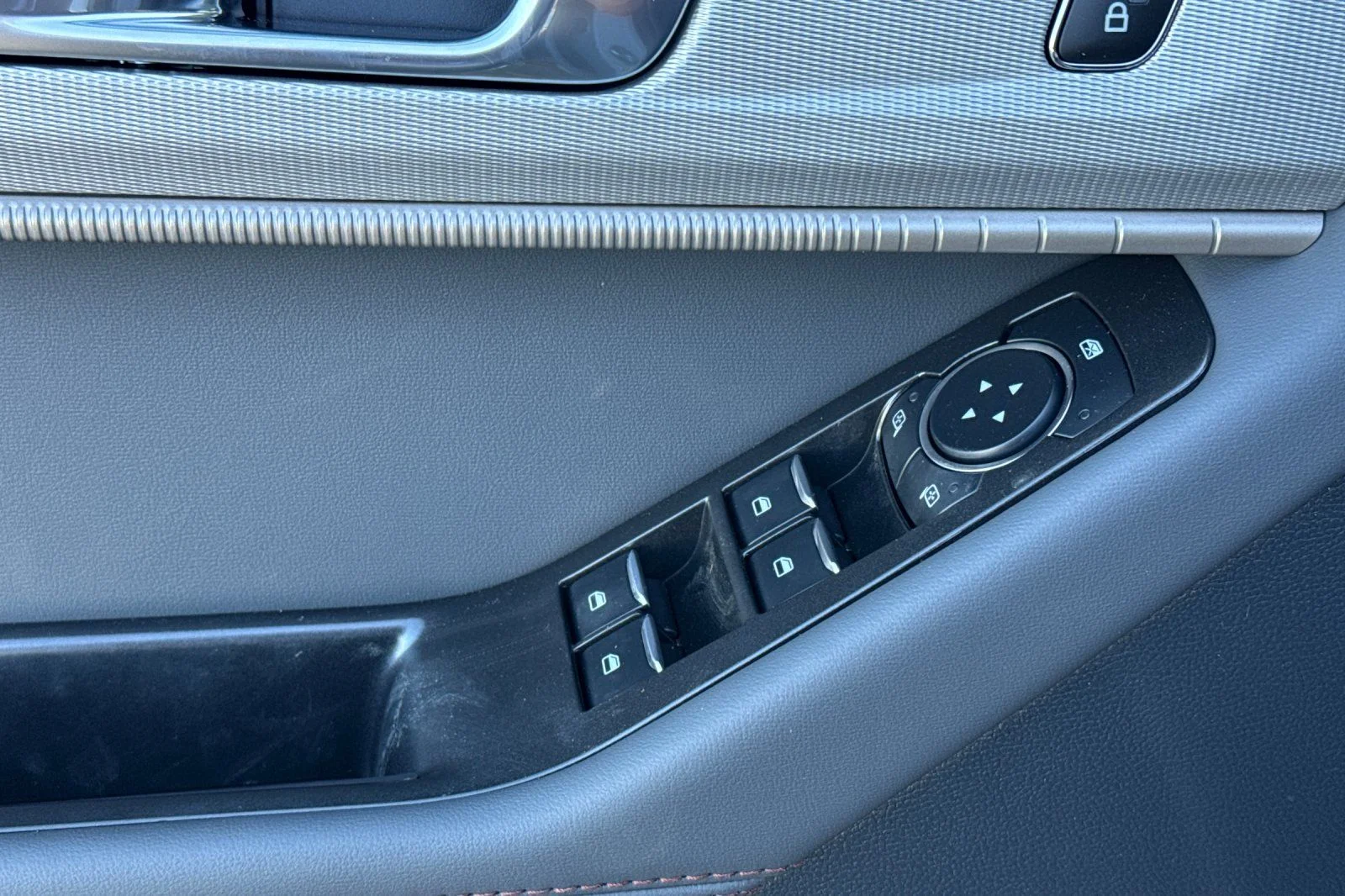New 2026 Space White Metallic Ford Active image 14