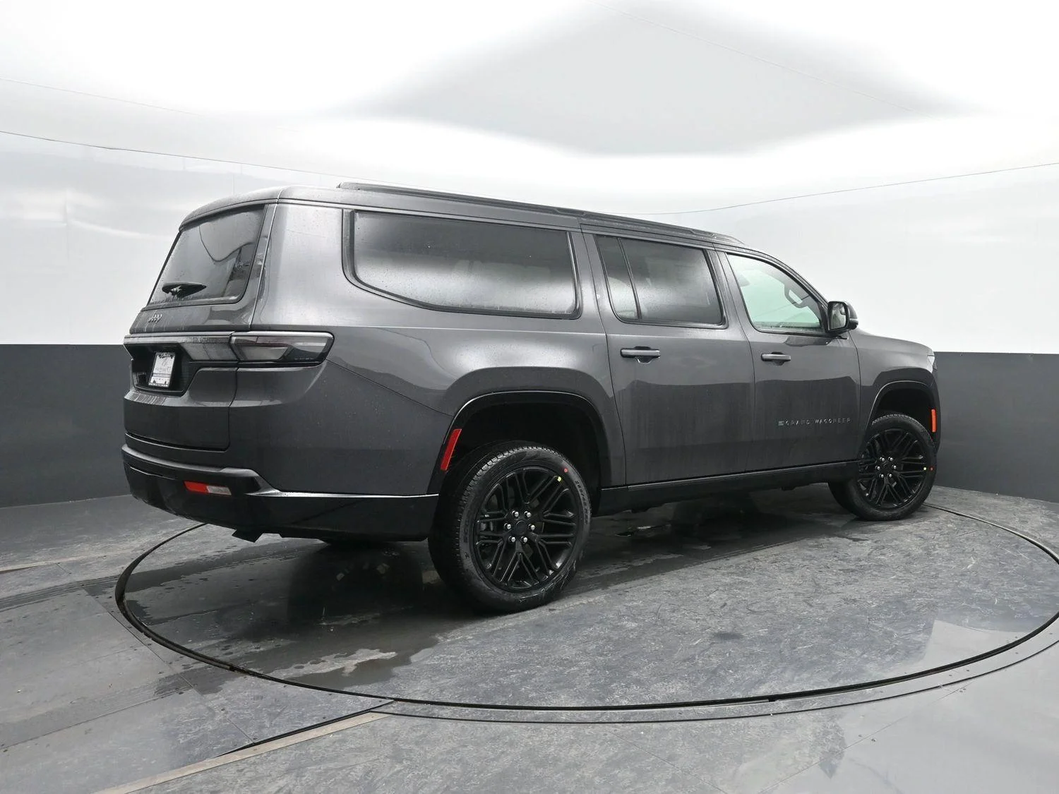 New 2026 Baltic-Gray Metallic Clear-Coat Exterior Paint Jeep Limited Reserve image 2