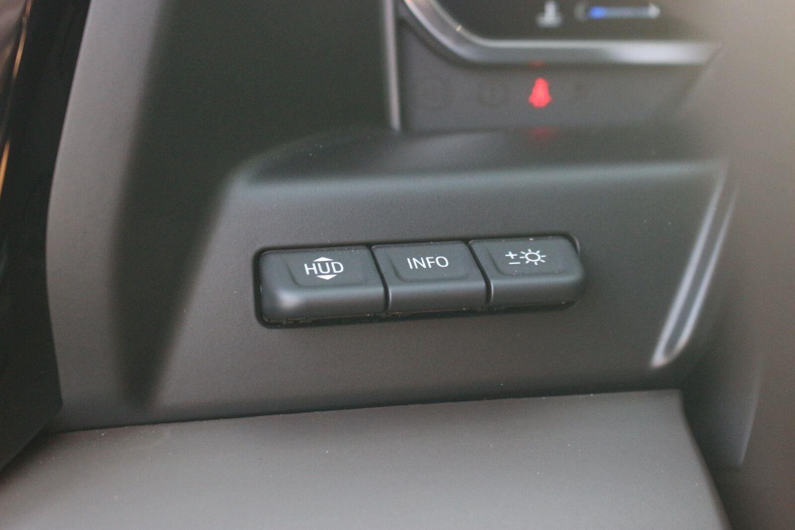 Used 2025 Onyx Black GMC Denali image 29