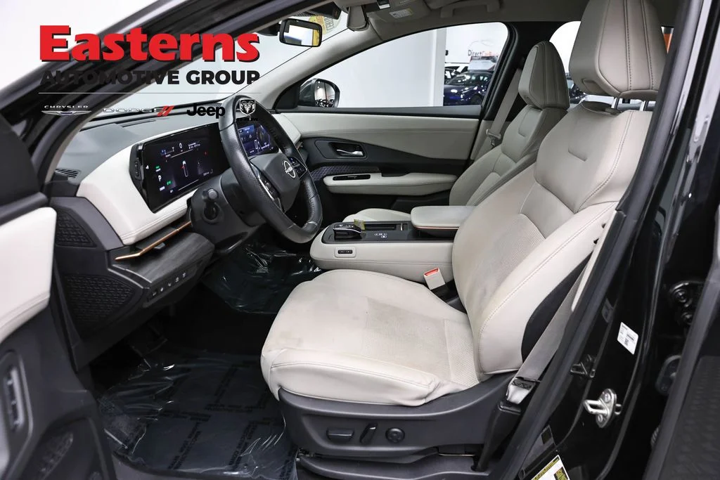 Used 2023 Black Nissan ENGAGE image 15