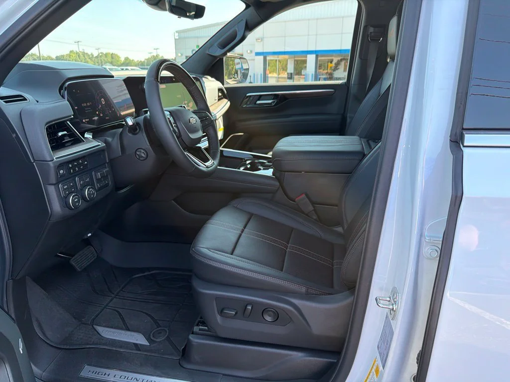 New 2026 Polar White Tricoat Chevrolet High Country image 28