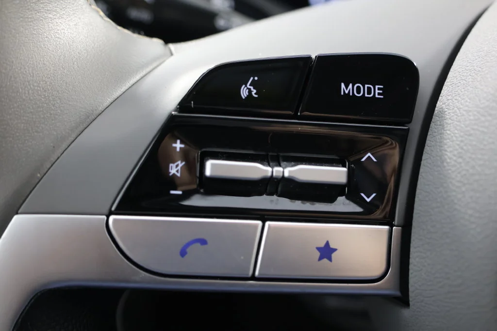 Certified Used 2025 White Hyundai SEL Convenience image 11