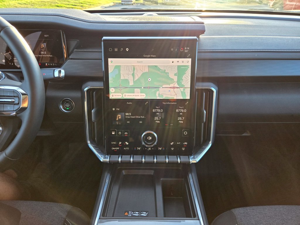 Used 2025 Silver GMC Elevation image 20