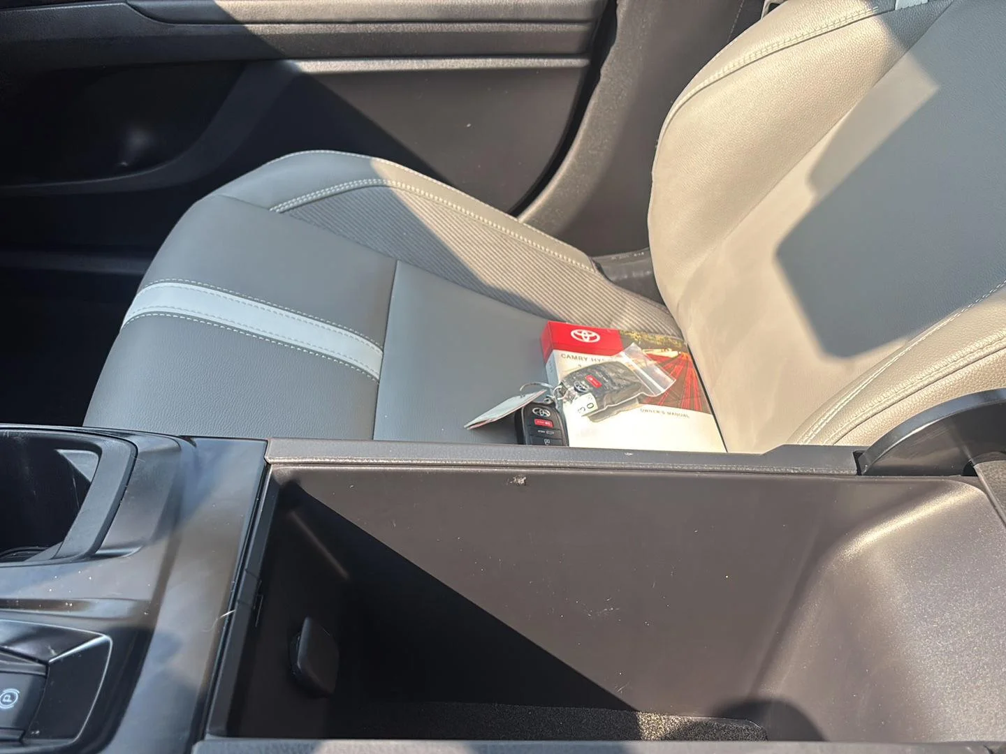 Certified Used 2025 Ice Cap Toyota SE image 35