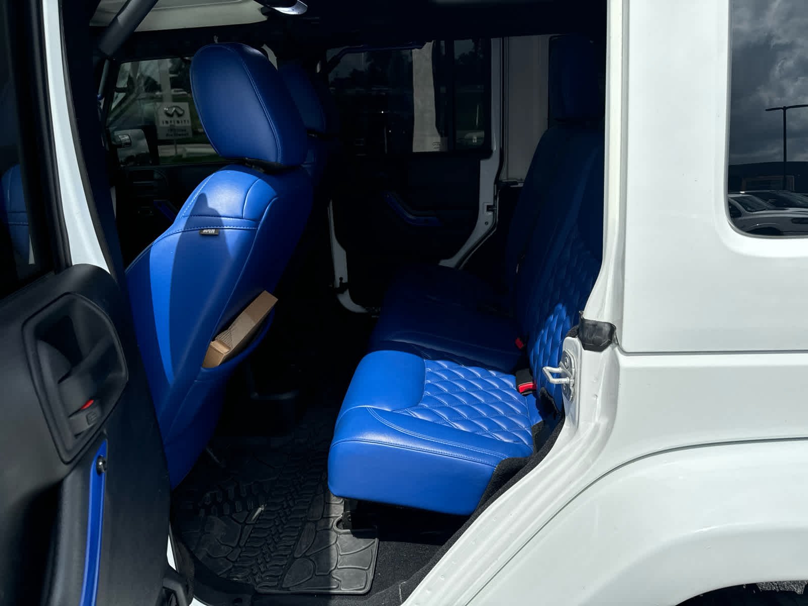 Used 2014 Bright White Clearcoat Jeep Sport image 10