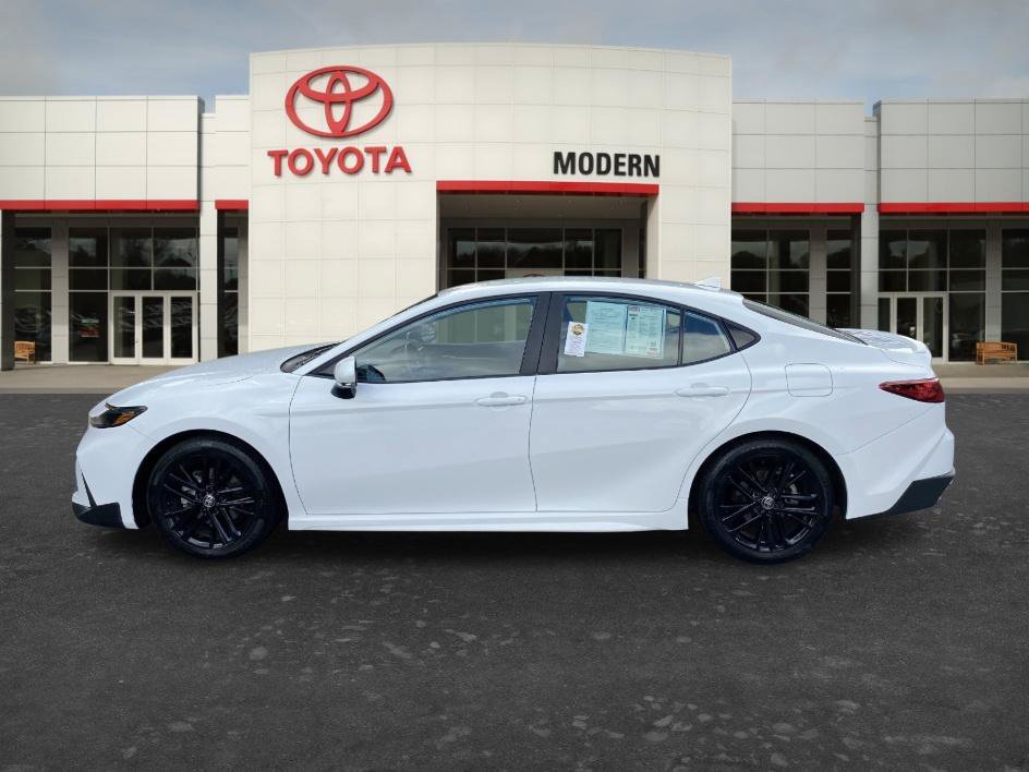 Used 2025 Ice Cap Toyota SE image 8