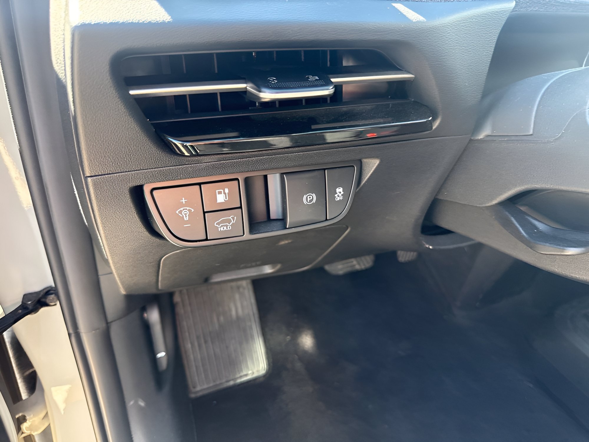 Certified Used 2023 Glacier Kia Wind image 24